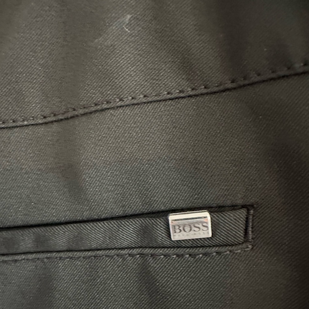 I—Hugo Boss - Picture 10 of 15
